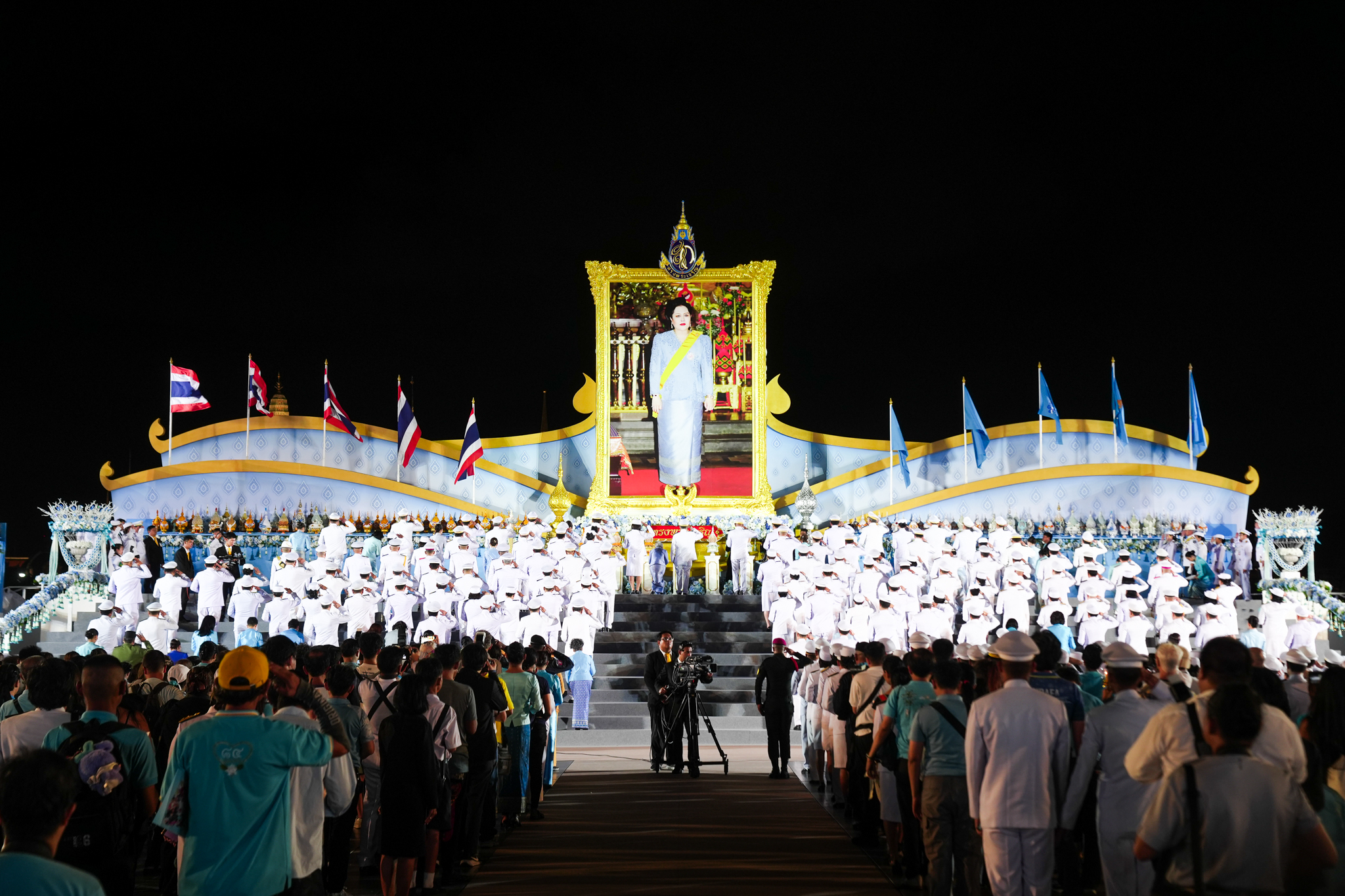 กระทรวงพาณิชย์ ร่วมพิธีจุดเทียนถวายพระพรชัยมงคลและถวายเครื่องราชสักการะและวางพานพุ่ม เนื่องในโอกาสวันเฉลิมพระชนมพรรษาสมเด็จพระนางเจ้าสิริกิติ์พระบรมราชินีนาถ พระบรมราชชนนีพันปีหลวง 12 สิงหาคม 2568 