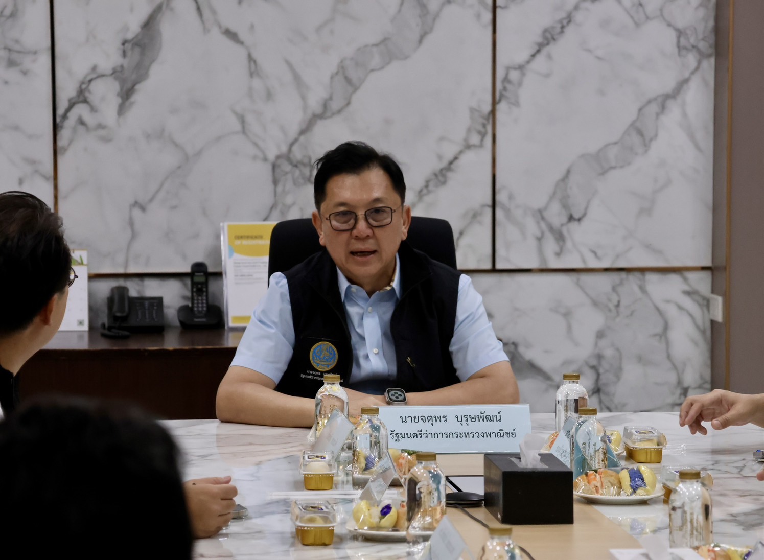 พาณิชย์พึ่งได้! “จตุพร” นำทีมลุยสงขลา-ยะลา ช่วยชาวสวนเบตงเพิ่มราคารับซื้อทุเรียนทันที พร้อมหนุนส่งออกทุเรียนสด-ทุเรียนแช่แข็ง ขยายตลาดใหม่ทั่วโลก