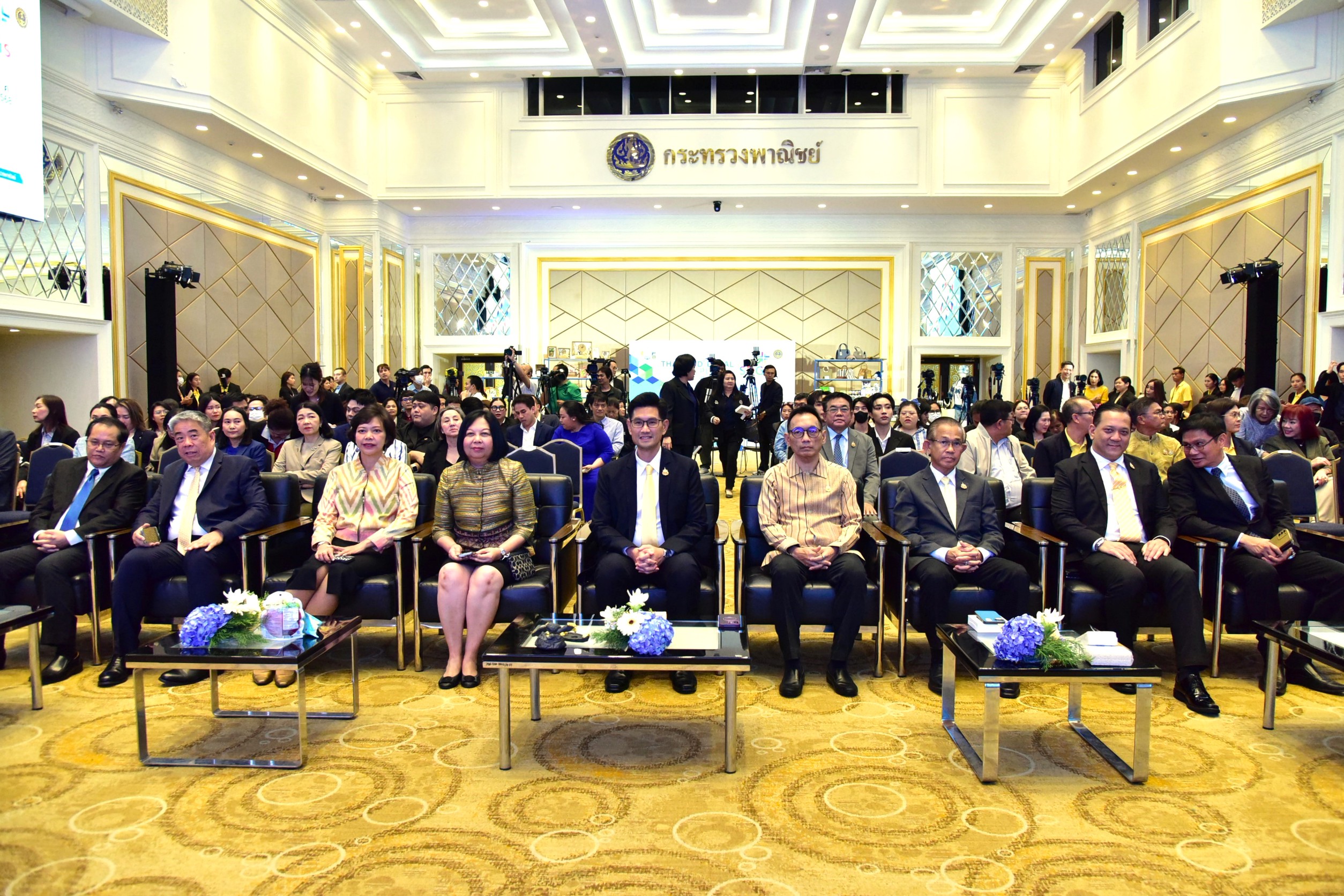 พาณิชย์จัดเต็ม ส่งเสริมสินค้ารักษ์โลก จับมือภาคเอกชนขยายตลาดทั้งในและต่างประเทศ