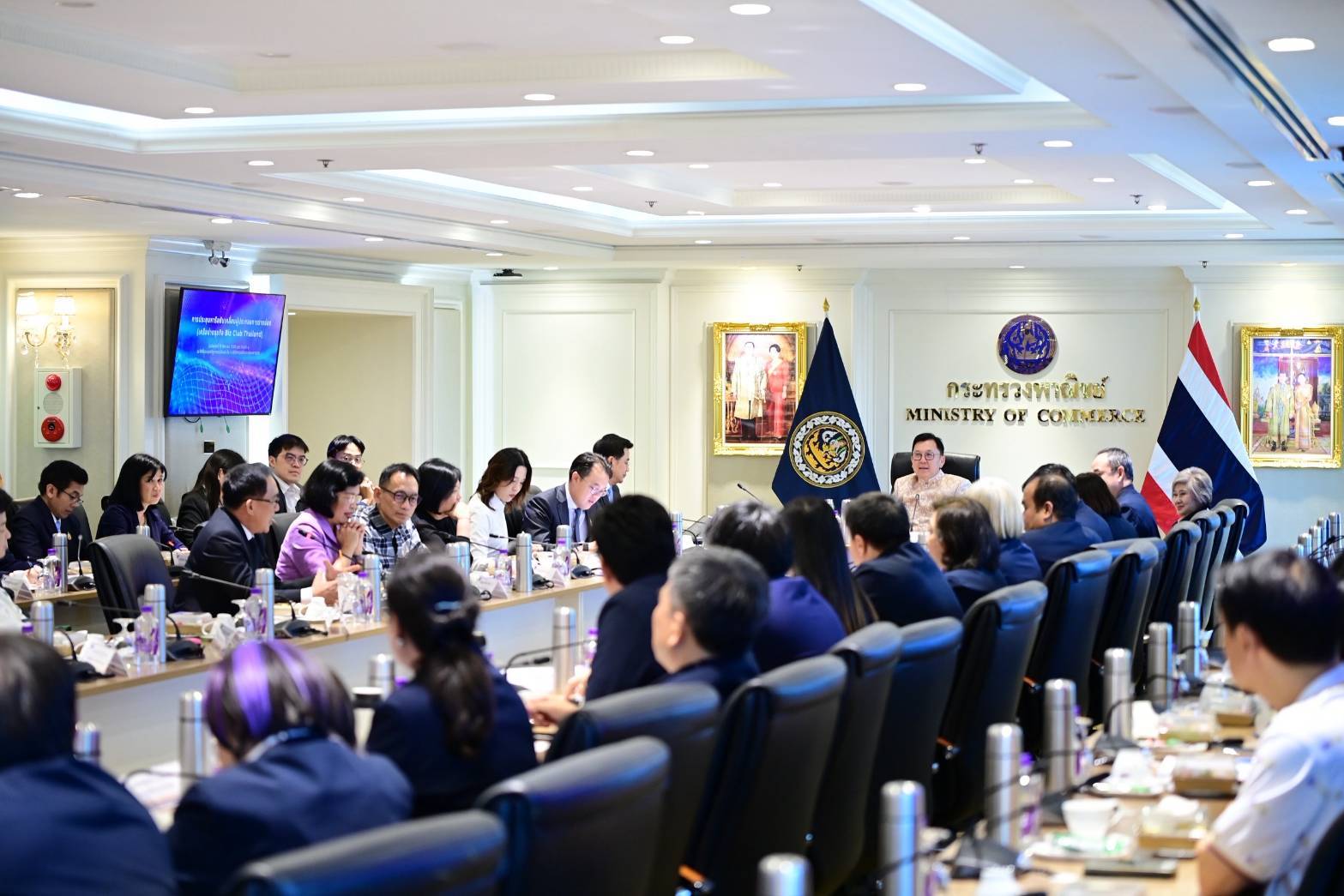 “จตุพร” ถกนักธุรกิจ Biz Club ย้ำพาณิชย์พร้อมเป็นที่พึ่งผู้ประกอบการรายย่อยไทย