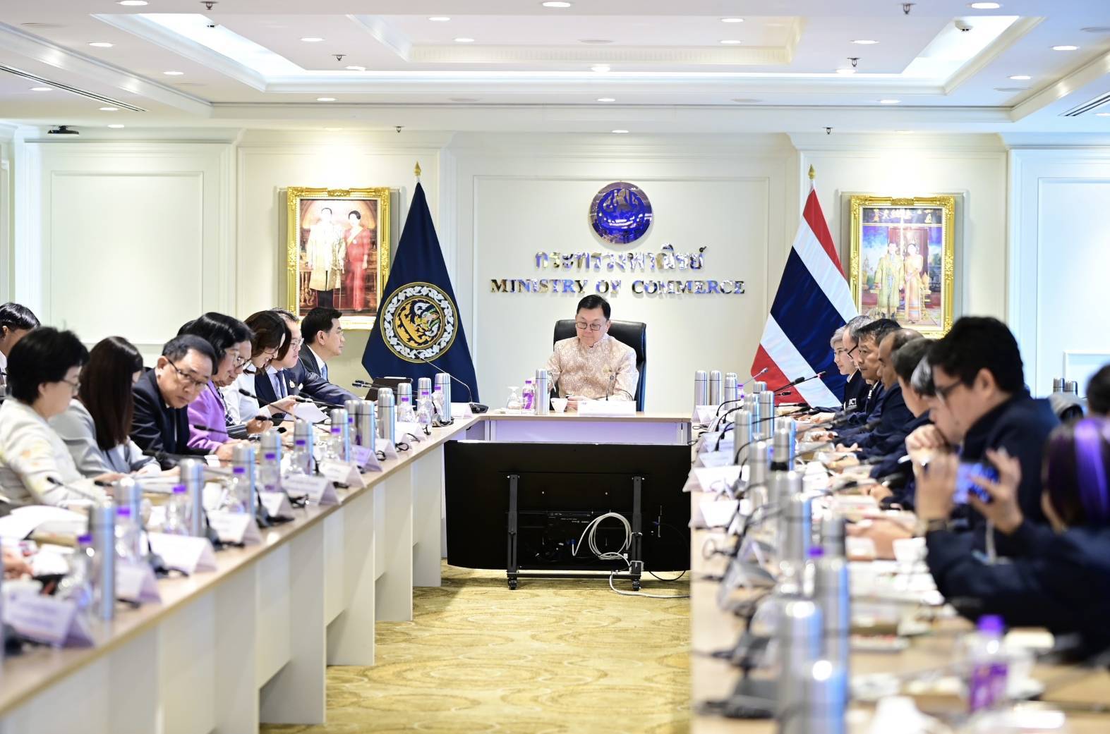 นายจตุพร บุรุษพัฒน์ รัฐมนตรีว่าการกระทรวงพาณิชย์ ประชุมหารือกับภาคเอกชน เครือข่ายนักธุรกิจ Biz Club Thailand ในวันอังคารที่ 19 สิงหาคม ๒๕๖๘  ณ กระทรวงพาณิชย์