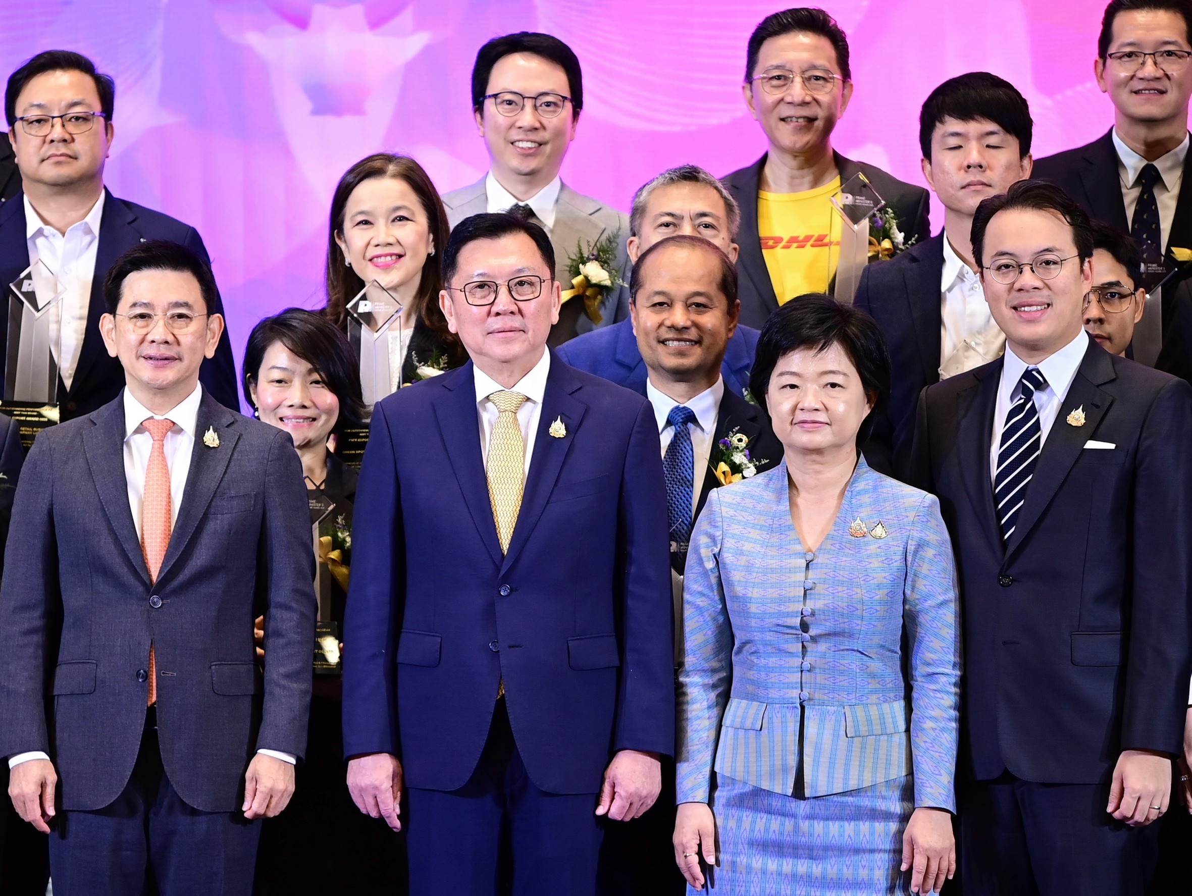  “จตุพร” มอบ 42 รางวัล PM’s Export Award 2025 ยกย่องสุดยอดผู้ส่งออกไทย ทำเงินเข้าประเทศเกือบ 50,000 ล้านบาท เครื่องจักรสำคัญขับเคลื่อนเศรษฐกิจ สร้างคุณภาพชีวิตที่ดีให้กับประชาชน