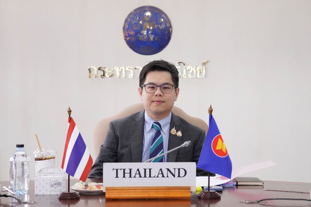 นายฉันทวิชญ์ ตัณฑสิทธิ์ รัฐมนตรีช่วยว่าการกระทรวงพาณิชย์ เข้าร่วมการประชุมคณะมนตรีประชาคมเศรษฐกิจอาเซียน (ASEAN Economic Community Council: AECC) สมัยพิเศษ ผ่านระบบประชุมทางไกล โดยไทยทำหน้าที่ประธานการเจรจาความตกลงเศรษฐกิจดิจิทัลอาเซียน หรือ ASEAN Digital Economy Framework Agreement (DEFA)  เมื่อวันพฤหัสบดีที่ 28 สิงหาคม 2568 ณ กระทรวงพาณิชย์