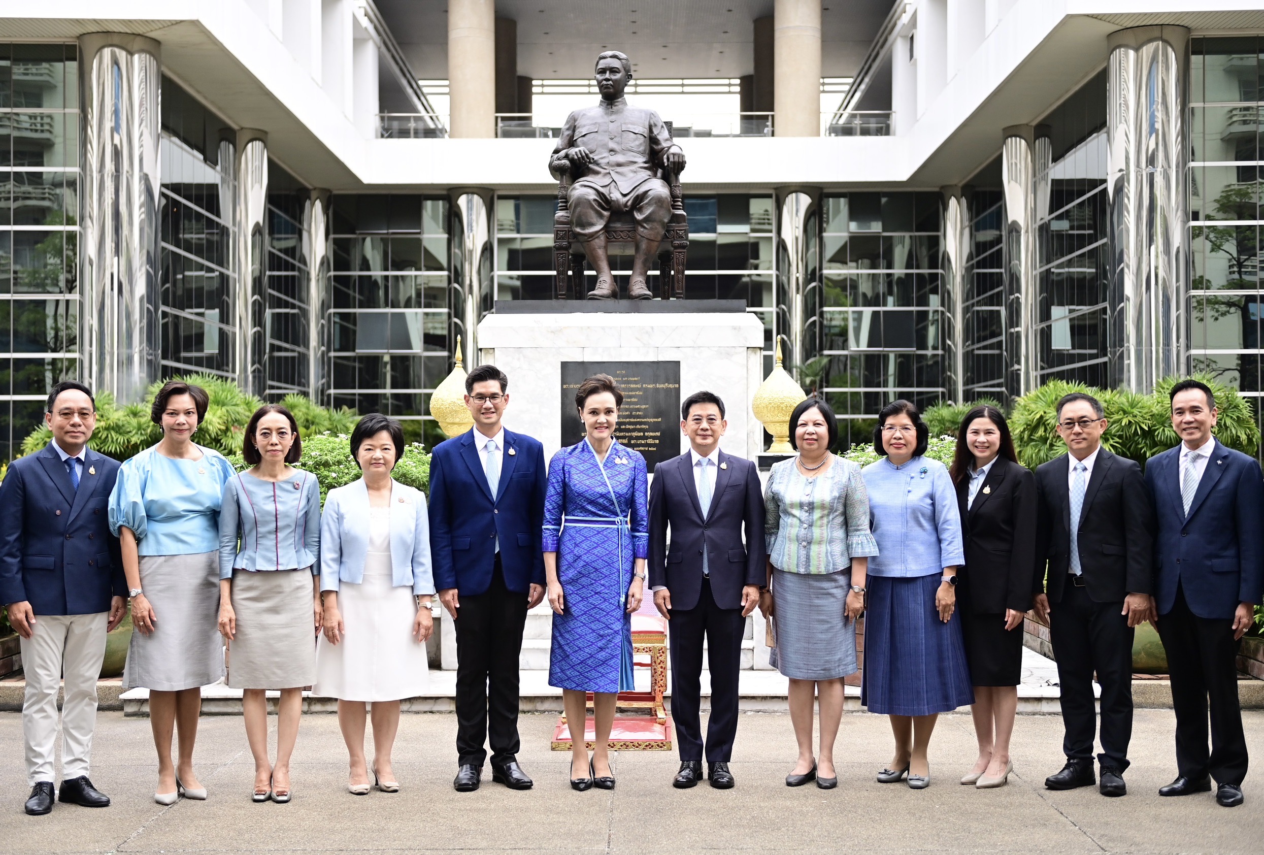 “ศุภจี” รมว.พาณิชย์ เข้ากระทรวงวันแรก พร้อมลุยภารกิจเร่งด่วน เตรียม Quick Win ขับเคลื่อนเศรษฐกิจ ช่วยผู้ส่งออก-สินค้าเกษตร-ค้าชายแดน
