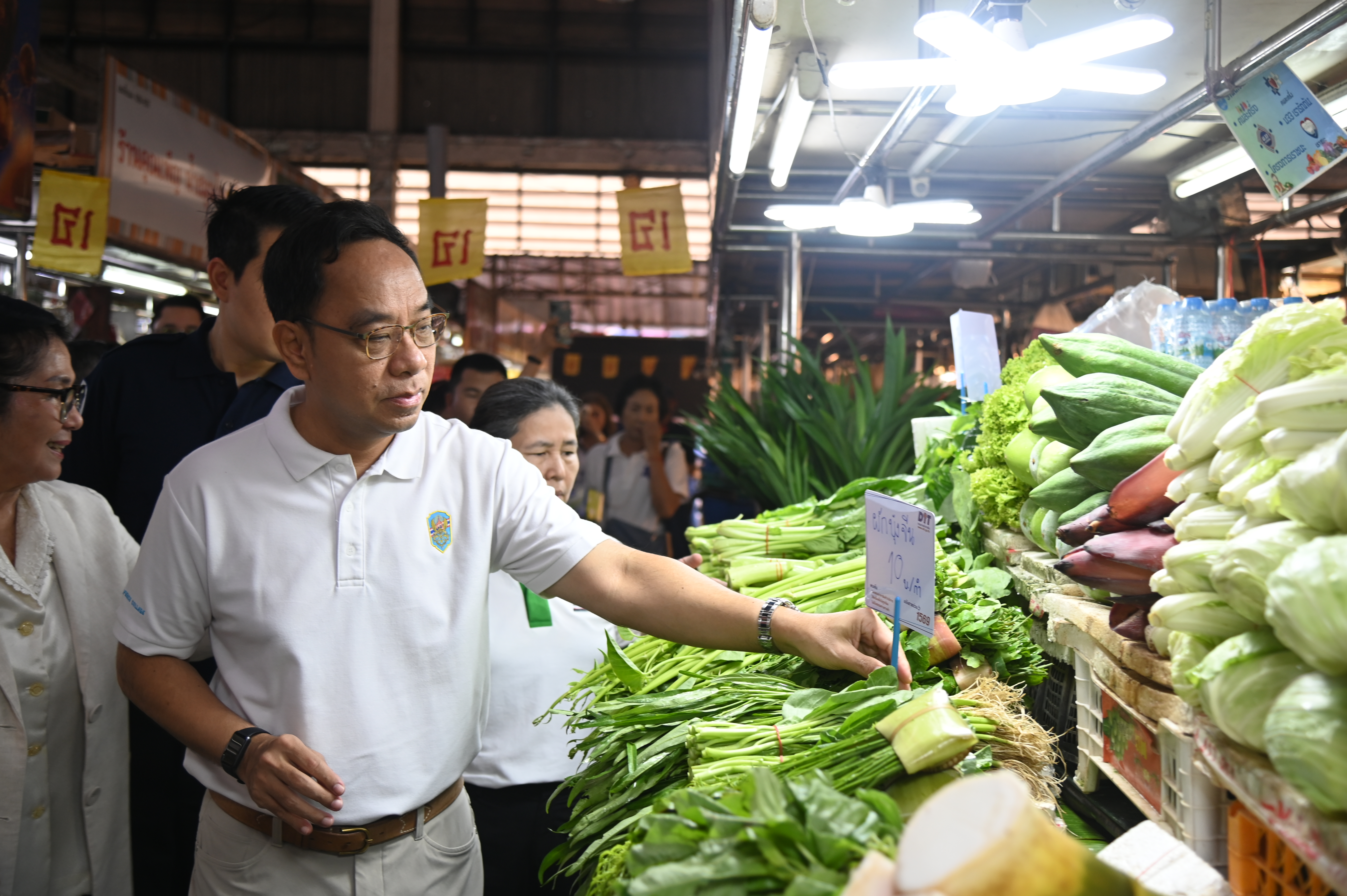 กรมการค้าภายใน (DIT) ยืนยันผักในช่วงเทศกาลกินเจปีนี้มีปริมาณเพียงพอ ไม่ขาดตลาด แม้มีฝนตกต่อเนื่องทั่วประเทศ ราคาผักส่วนใหญ่ยังต่ำกว่าปีก่อน ช่วยให้ประชาชนสามารถเลือกซื้อได้อย่างมั่นใจตลอดเทศกาลกินเจ