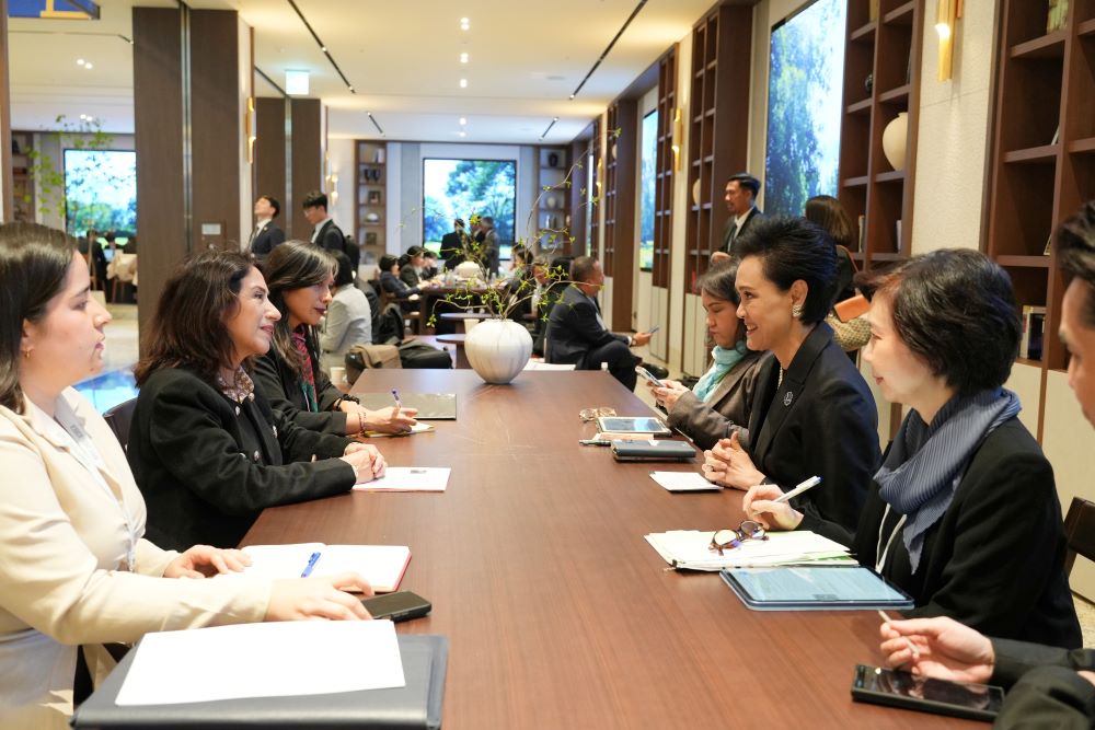 นางศุภจี สุธรรมพันธุ์ รัฐมนตรีว่าการกระทรวงพาณิชย์ ประชุมหารือทวิภาคีกับนางสาวเทเรซา เมรา (Ms. Teresa Mera) รัฐมนตรีว่าการกระทรวงการค้าและการท่องเที่ยวของสาธารณรัฐเปรู ระหว่างการประชุมรัฐมนตรีเศรษฐกิจเอเปค (APEC Ministerial Meeting)  เมื่อวันพฤหัสบดีที่ 30 ตุลาคม 2568 ณ เมืองคยองจู สาธารณรัฐเกาหลี