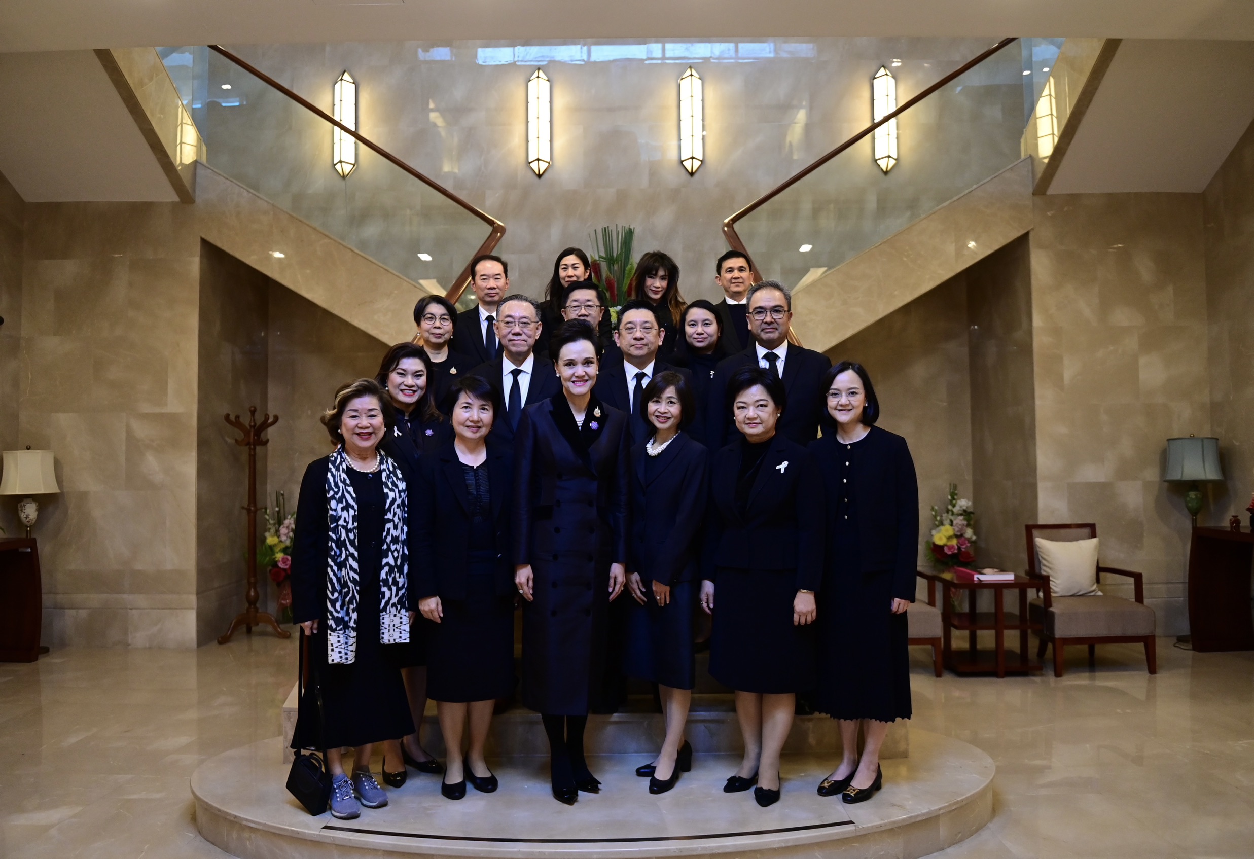 นางศุภจี สุธรรมพันธุ์ รัฐมนตรีว่าการกระทรวงพาณิชย์ ประชุมมอบนโยบายแก่ผู้อำนวยการสำนักงานในประเทศจีนของกระทรวงพาณิชย์ทั้ง 9 แห่ง เมื่อวันพุธที่ 5 พฤศจิกายน 2568 ณ สถานกงสุลใหญ่ ณ นครเซี่ยงไฮ้ สาธารณรัฐประชาชนจีน