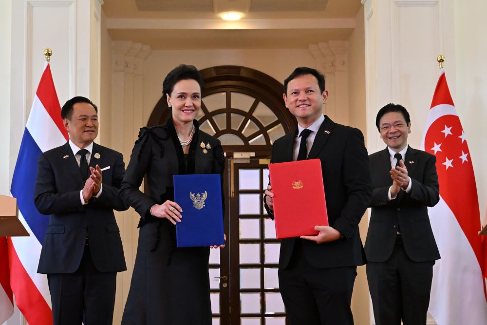 นางศุภจี สุธรรมพันธุ์ รัฐมนตรีว่าการกระทรวงพาณิชย์ และ Ms. Grace Fu รัฐมนตรีว่าการกระทรวงความยั่งยืนและสิ่งแวดล้อมสิงคโปร์ ลงนามบันทึกความร่วมมือ (MOC) ด้านการค้าข้าว ระหว่างการเยือนสิงคโปร์อย่างเป็นทางการของนายกรัฐมนตรีไทย เมื่อวันศุกร์ที่ 7 พฤศจิกายน 2568 ณ สาธารณรัฐสิงคโปร์