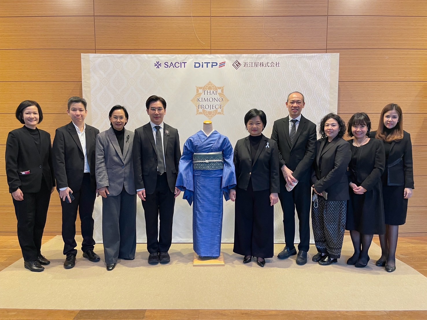 “DITP” จับมือ “SACIT” และ “OMIYA” เปิดตัว “กิโมโนผ้าไทย” ที่ญี่ปุ่น สร้างโอกาสส่งออกใหม่ มียอดจองแล้วกว่า 90% เตรียมวางขายทั่วญี่ปุ่น มี.ค. 2569