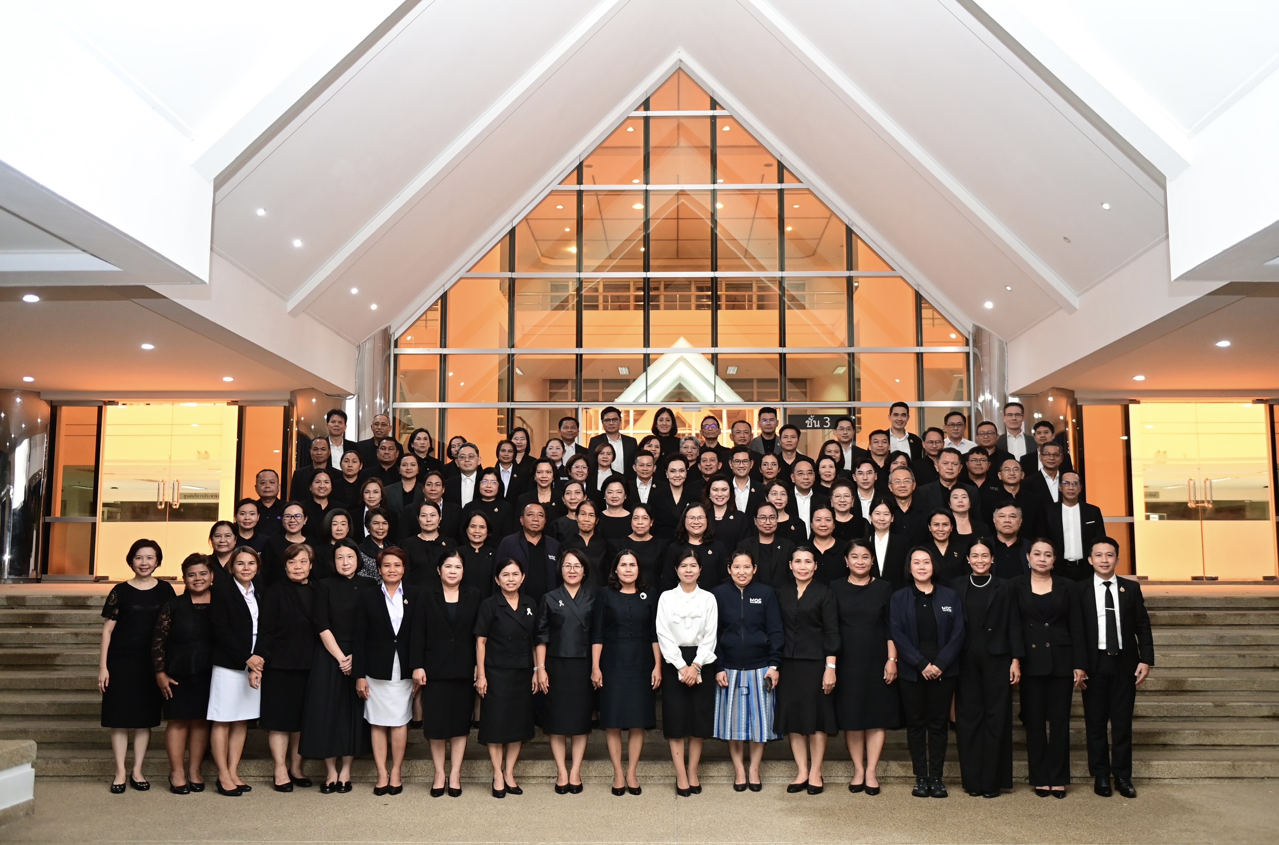 นางศุภจี สุธรรมพันธุ์ รองนายกรัฐมนตรีและรัฐมนตรีว่าการกระทรวงพาณิชย์ เป็นประธานการมอบนโยบายการทำงานแก่พาณิชย์จังหวัดทั่วประเทศและรับฟังการนำเสนอข้อเสนอเชิงนโยบายจากผู้แทนพาณิชย์จังหวัด จำนวน 5 กลุ่มโครงการหลัก เมื่อวันที่ 18 มิถุนายน 2569 ณ กระทรวงพาณิชย์