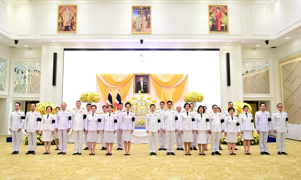 นางศุภจี สุธรรมพันธุ์ รองนายกรัฐมนตรีและรัฐมนตรีว่าการกระทรวงพาณิชย์ เป็นประธานในพิธีถวายพระพรชัยมงคลและถวายสัตย์ปฏิญาณเพื่อเป็นข้าราชการที่ดีและพลังของแผ่นดิน เนื่องในโอกาสวันเฉลิมพระชนมพรรษาพระบาทสมเด็จพระเจ้าอยู่หัว 28 กรกฎาคม 2569 ในวันที่ 27 กรกฎาคม 2569 ณ ห้องบุรฉัตรไชยากร ชั้น 4 อาคารสำนักงานปลัดกระทรวงพาณิชย์