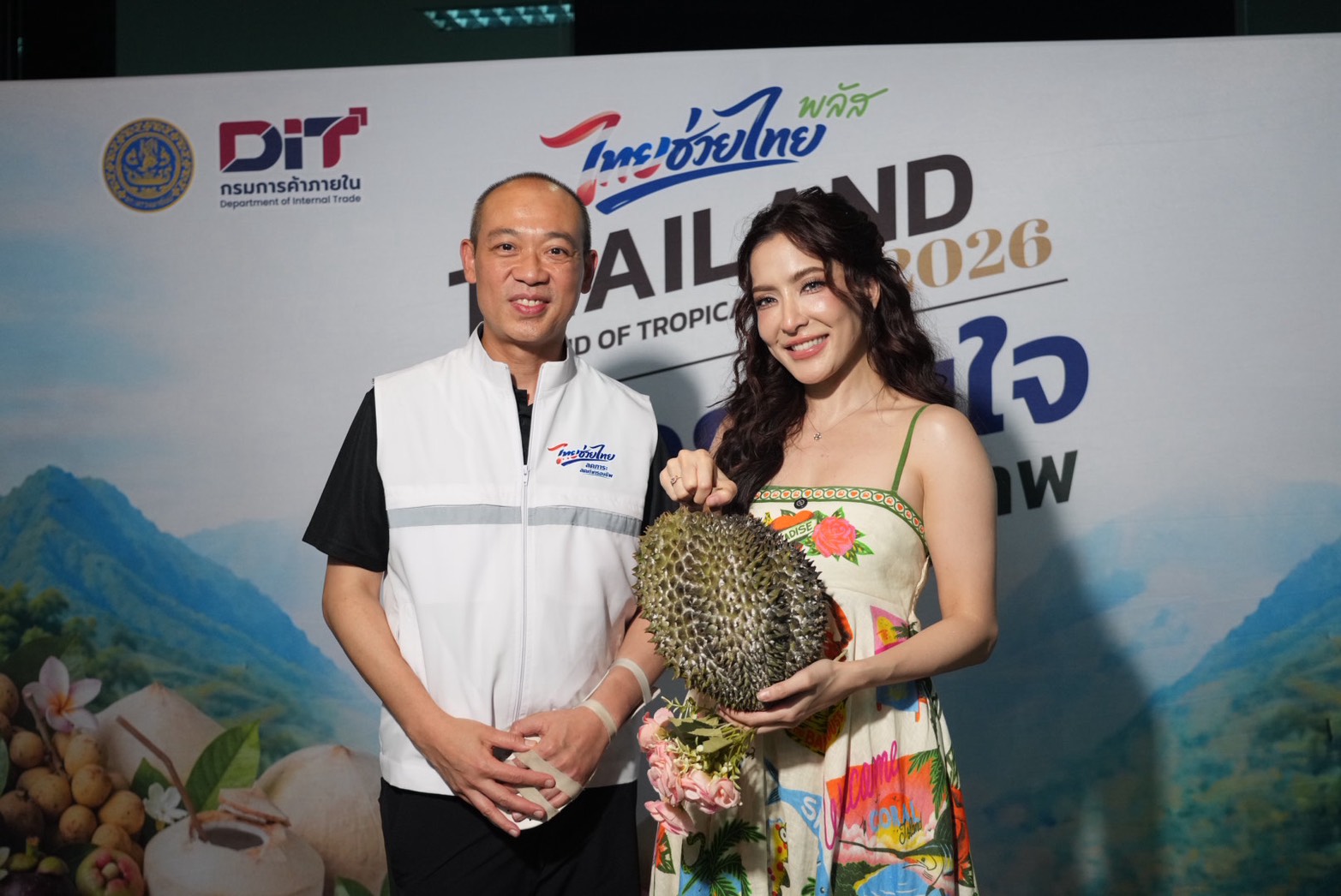 กรมการค้าภายในเชื่อม &ldquo;ตลาดมรกต&ndash;ตลาดสี่มุมเมือง&rdquo; ขยายช่องทางผลไม้ใต้ รองรับผลผลิตสู่ผู้บริโภค