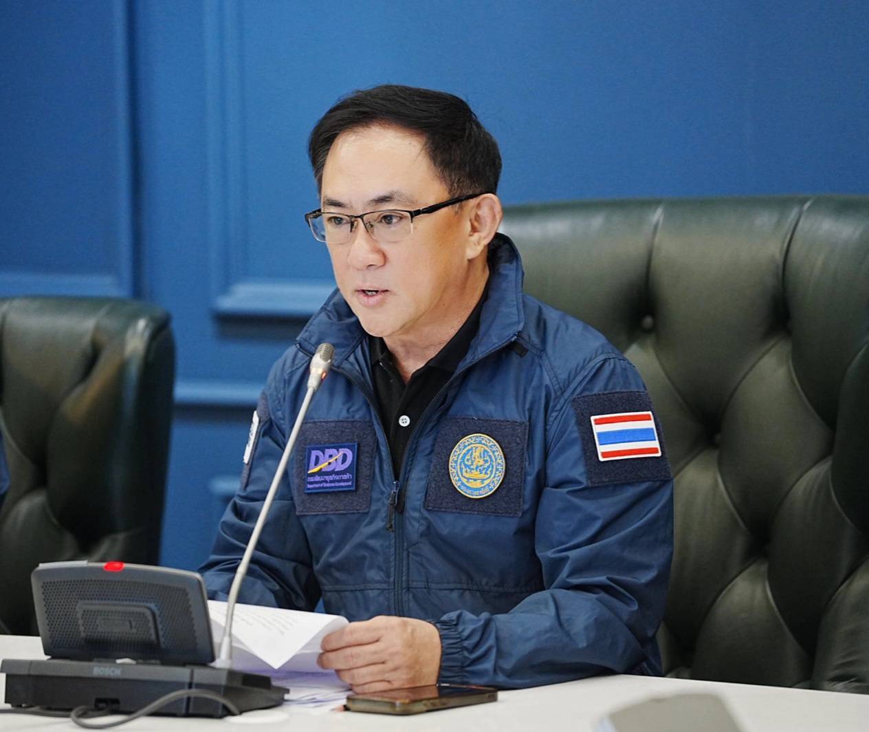 "พาณิชย์" ลงพื้นที่ดินแดง ลุยตรวจธุรกิจเข้าข่ายนอมินี พบแรงงานต่างด้าวผิดกฎหมาย 4 ราย