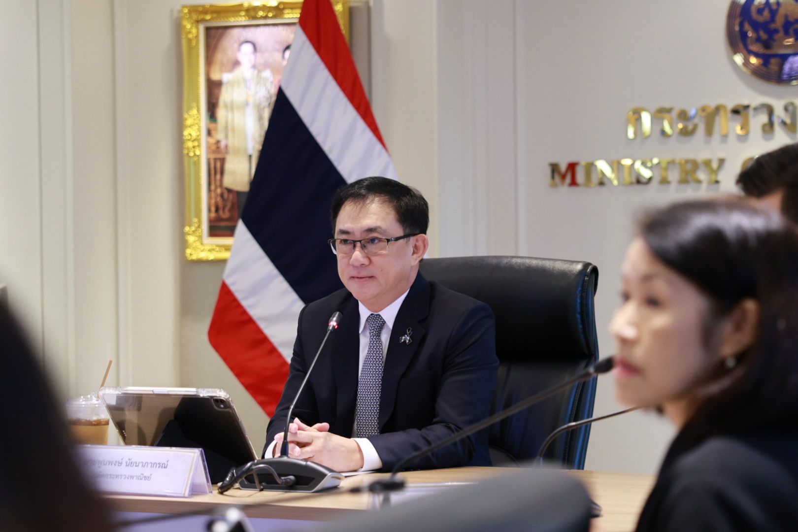 &lsquo;ปลัดพูนพงษ์&rsquo; พลิกโฉมมิติใหม่ &lsquo;พาณิชย์&rsquo; มอบนโยบาย 3 ส่วน เน้น &lsquo;คน งาน องค์กร&rsquo; พร้อมเดินขับเคลื่อนกระทรวงพาณิชย์